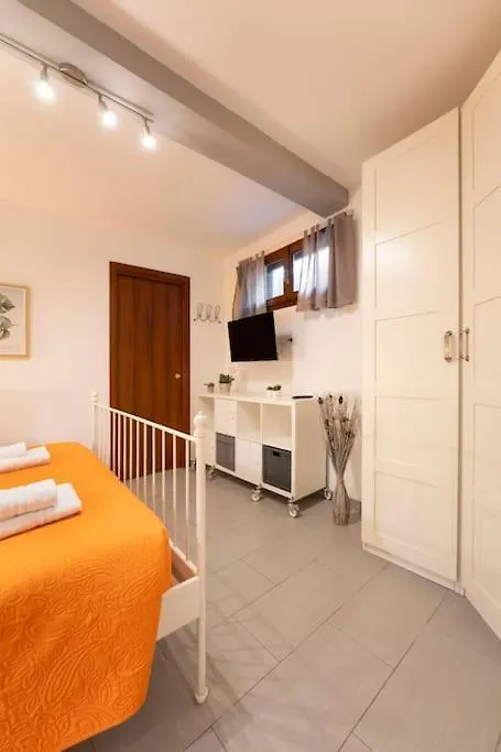 Macci-Sant' Ambrogio One Bedroom Flat Florence Apartment